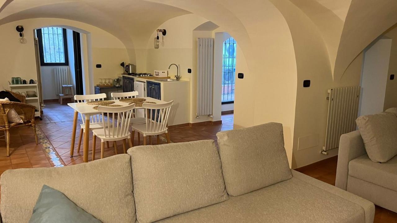 Blu Suites And Apartments Бари Экстерьер фото